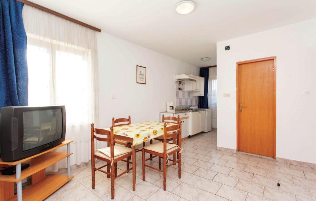 Apartmani Mile Крк Экстерьер фото