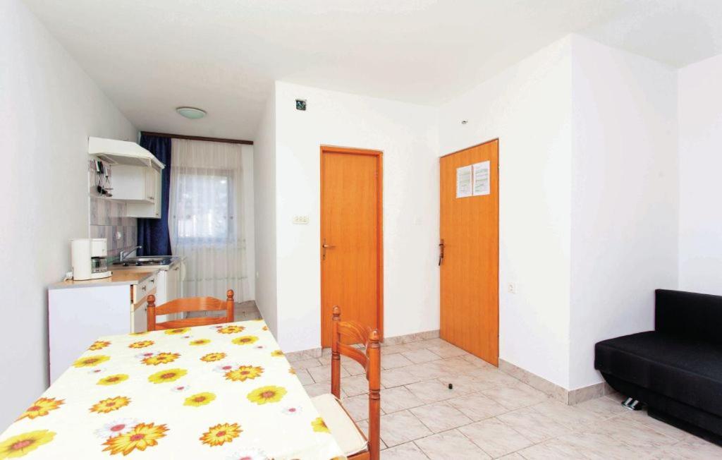 Apartmani Mile Крк Экстерьер фото